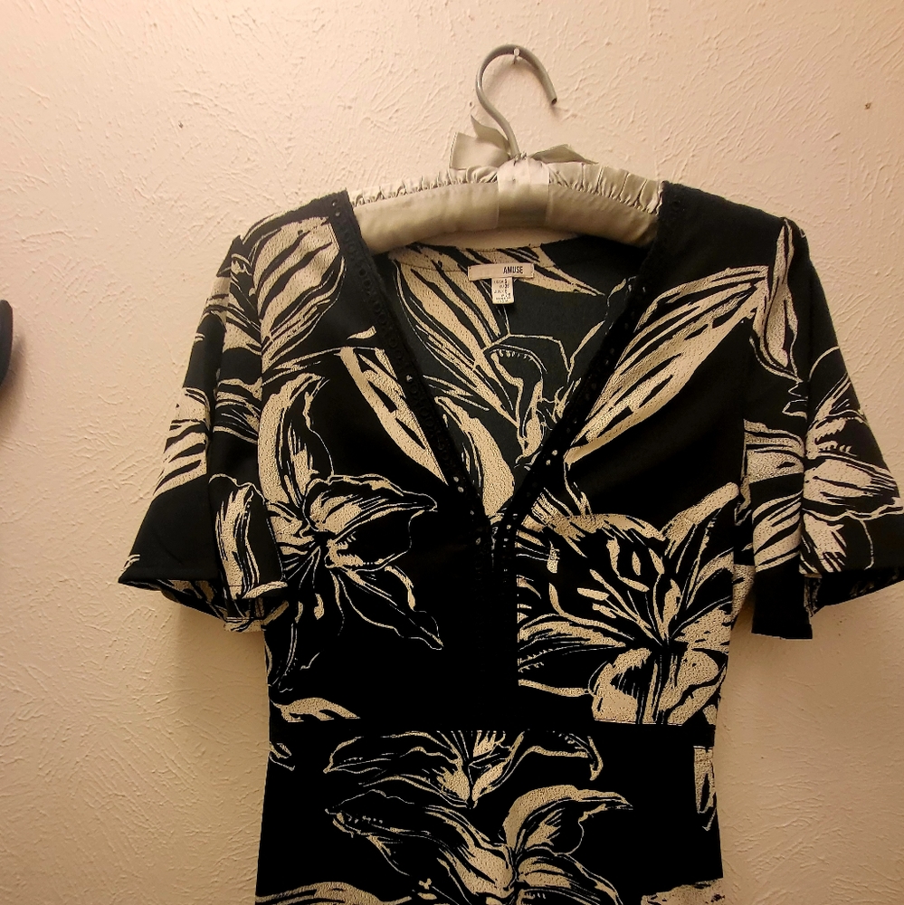 Gorgeous Midi Dress by  Amuse Society sz small